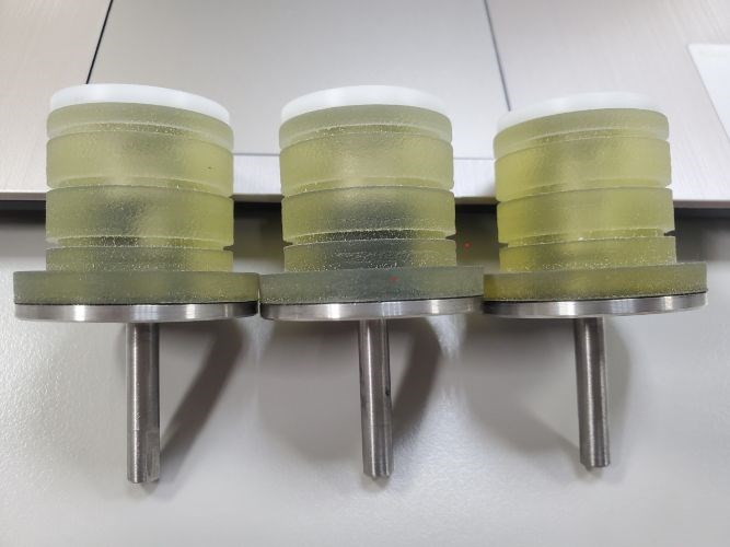 Winding machine core clamp